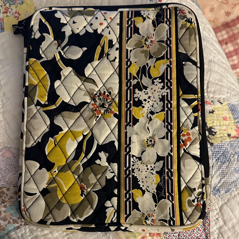 Vera Bradley Floral Dogwood Quilted Tablet Sleeve
